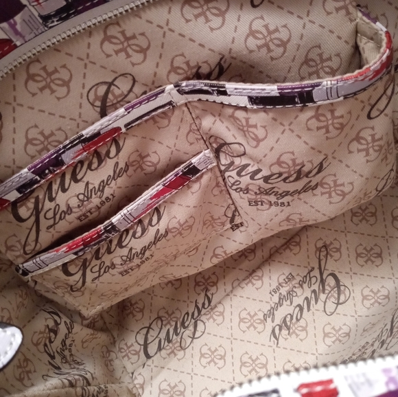 GUESS Delaney Tote In Hard-To-Find Lipstick Print *Excellent Condition* - Picture 6 of 7